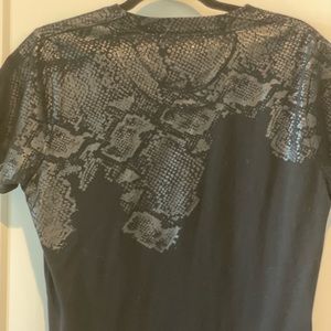 Rouge State T-shirt black with snake print